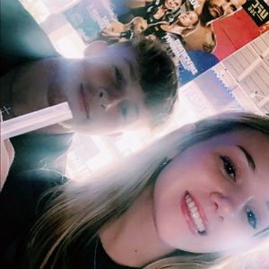 Meet your Posher, Chloe